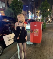 小錦   156cm-B-23歲    黑絲性感辣妹