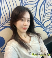 米妮  162cm-C奶-28歲    氣質小女人，粉嫩美乳迷人