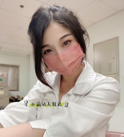 菲菲 162cm ｜D奶｜26歲    清純的外表下隱藏著勾人欲