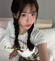 小錦 160cm｜46kg｜Ccup｜19歲    在校學生妹，