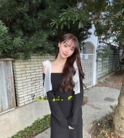 文靜氣質的音樂老師  真的超級溫柔唷