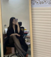 艾沫 166.47.C+.26歲    白皙修長的美腿